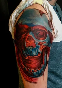 tatuaż kolorowy czaszka