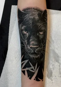 tatuaż pantera cover up